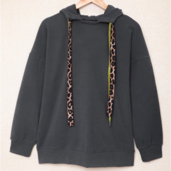 BLACK Leopard Print Drawstring Drop-shoulder Hoodie - Picture 2 of 2